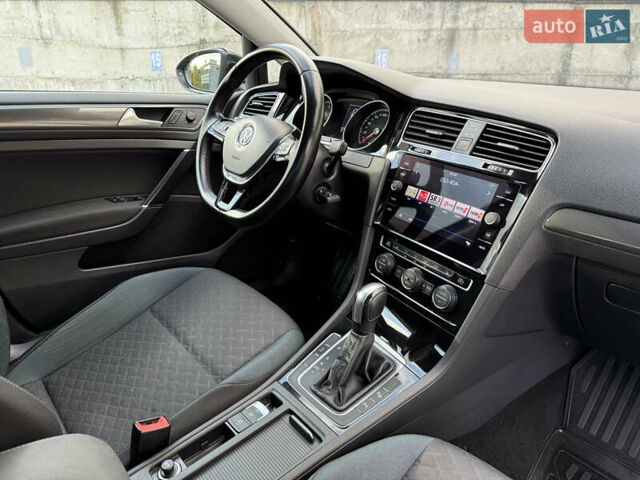 Сірий Фольксваген Гольф, об'ємом двигуна 2 л та пробігом 249 тис. км за 15999 $, фото 69 на Automoto.ua