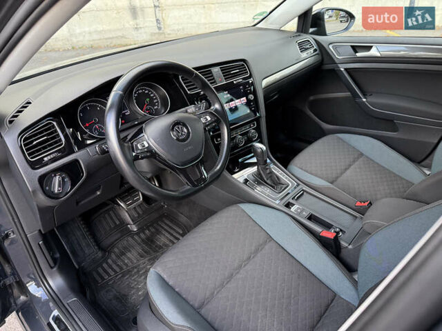 Сірий Фольксваген Гольф, об'ємом двигуна 2 л та пробігом 249 тис. км за 15999 $, фото 31 на Automoto.ua