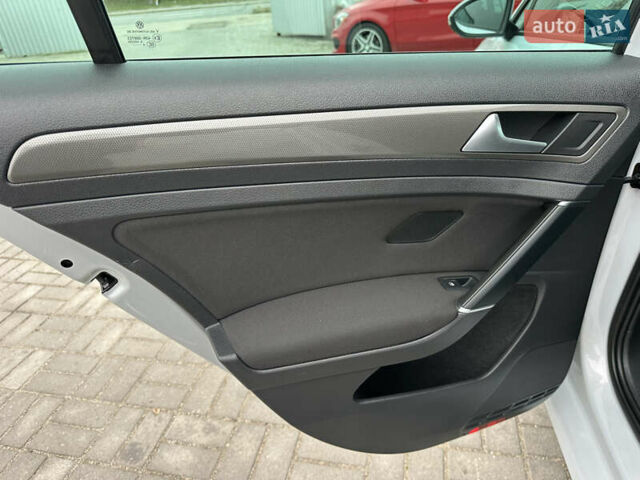 Серый Фольксваген Гольф, объемом двигателя 1.6 л и пробегом 148 тыс. км за 15500 $, фото 49 на Automoto.ua