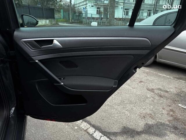 Серый Фольксваген Гольф, объемом двигателя 2 л и пробегом 249 тыс. км за 14990 $, фото 35 на Automoto.ua