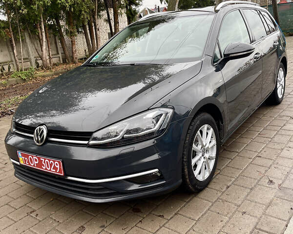 Серый Фольксваген Гольф, объемом двигателя 2 л и пробегом 260 тыс. км за 15750 $, фото 4 на Automoto.ua