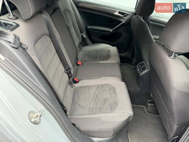 Серый Фольксваген Гольф, объемом двигателя 1.97 л и пробегом 250 тыс. км за 16200 $, фото 26 на Automoto.ua