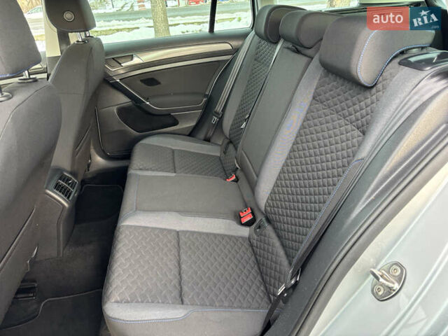 Серый Фольксваген Гольф, объемом двигателя 2 л и пробегом 207 тыс. км за 14700 $, фото 16 на Automoto.ua