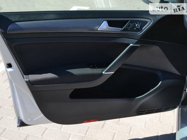 Серый Фольксваген Гольф, объемом двигателя 1.6 л и пробегом 194 тыс. км за 14300 $, фото 18 на Automoto.ua