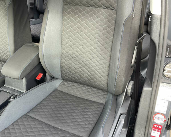 Серый Фольксваген Гольф, объемом двигателя 2 л и пробегом 260 тыс. км за 15750 $, фото 10 на Automoto.ua