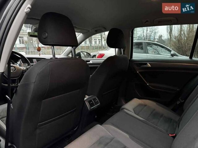 Серый Фольксваген Гольф, объемом двигателя 2 л и пробегом 249 тыс. км за 14990 $, фото 34 на Automoto.ua