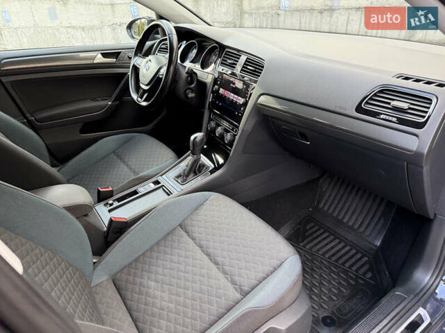 Сірий Фольксваген Гольф, об'ємом двигуна 2 л та пробігом 249 тис. км за 15999 $, фото 68 на Automoto.ua