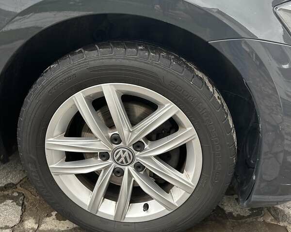 Сірий Фольксваген Гольф, об'ємом двигуна 2 л та пробігом 220 тис. км за 15200 $, фото 2 на Automoto.ua