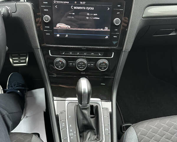 Серый Фольксваген Гольф, объемом двигателя 1.6 л и пробегом 148 тыс. км за 15500 $, фото 34 на Automoto.ua