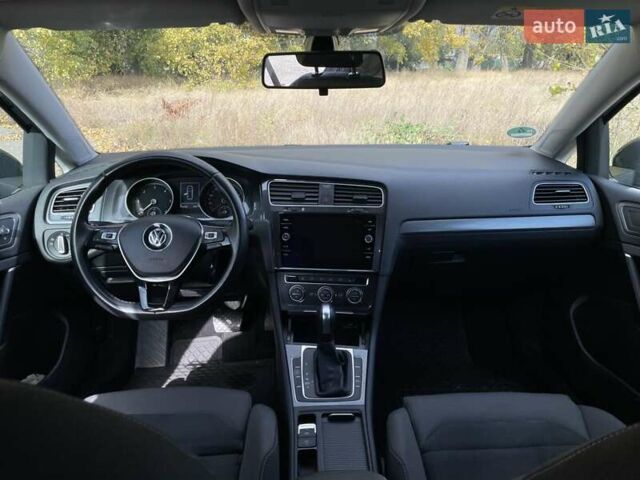 Серый Фольксваген Гольф, объемом двигателя 1.97 л и пробегом 236 тыс. км за 15900 $, фото 8 на Automoto.ua