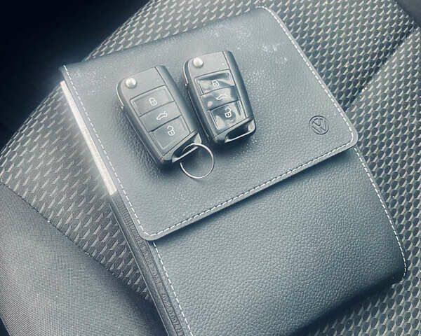 Сірий Фольксваген Гольф, об'ємом двигуна 1.6 л та пробігом 225 тис. км за 13999 $, фото 19 на Automoto.ua