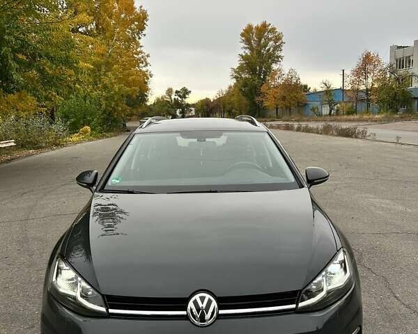 Фольксваген Гольф 2019 в Днепре (Днепропетровске) на Automoto.ua Серый Фольксваген Гольф, объемом двигателя 1.97 л и пробегом 228 тыс. км за 16700 $, фото 1 на Automoto.ua