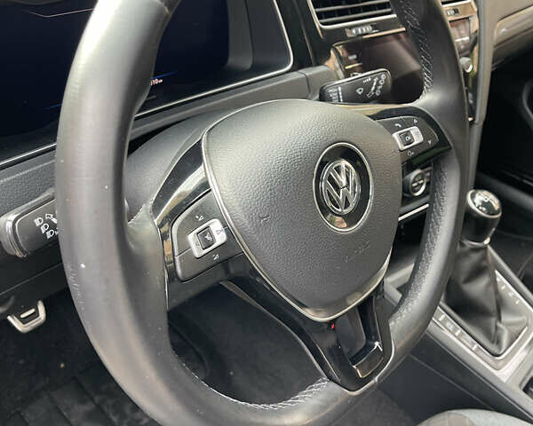 Серый Фольксваген Гольф, объемом двигателя 2 л и пробегом 260 тыс. км за 15750 $, фото 17 на Automoto.ua