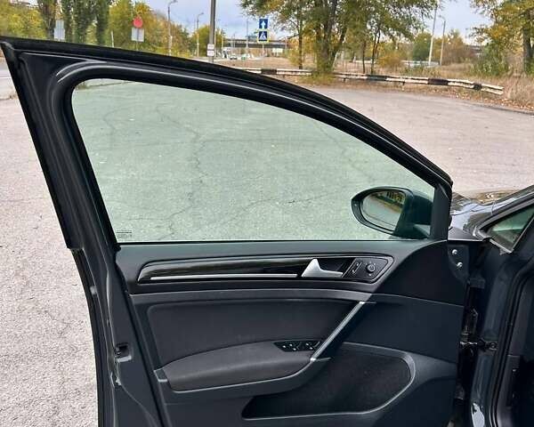 Фольксваген Гольф 2019 в Днепре (Днепропетровске) на Automoto.ua Серый Фольксваген Гольф, объемом двигателя 1.97 л и пробегом 228 тыс. км за 16700 $, фото 20 на Automoto.ua