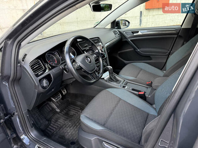 Сірий Фольксваген Гольф, об'ємом двигуна 2 л та пробігом 249 тис. км за 15999 $, фото 30 на Automoto.ua