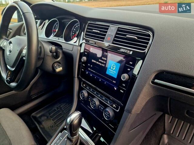 Серый Фольксваген Гольф, объемом двигателя 2 л и пробегом 237 тыс. км за 17200 $, фото 36 на Automoto.ua