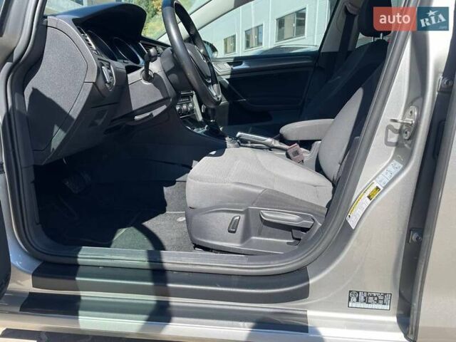 Серый Фольксваген Гольф, объемом двигателя 1.8 л и пробегом 143 тыс. км за 10999 $, фото 8 на Automoto.ua