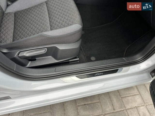 Серый Фольксваген Гольф, объемом двигателя 1.6 л и пробегом 148 тыс. км за 15500 $, фото 63 на Automoto.ua