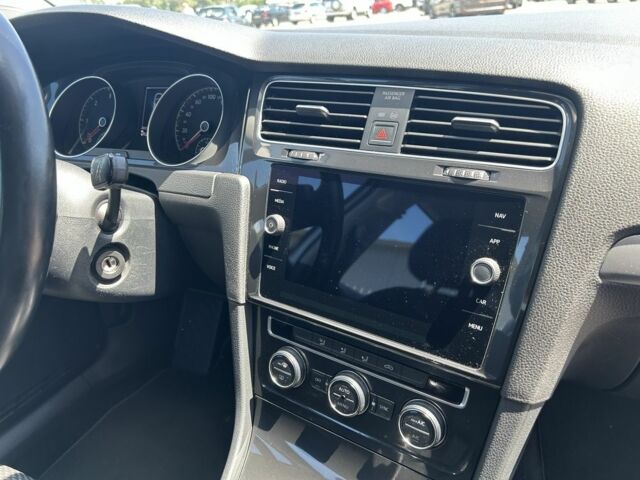 Серый Фольксваген Гольф, объемом двигателя 1.6 л и пробегом 176 тыс. км за 13500 $, фото 18 на Automoto.ua