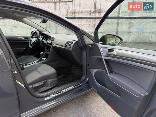 Сірий Фольксваген Гольф, об'ємом двигуна 2 л та пробігом 249 тис. км за 15999 $, фото 76 на Automoto.ua