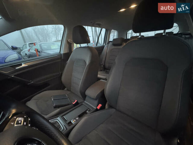 Серый Фольксваген Гольф, объемом двигателя 2 л и пробегом 223 тыс. км за 15900 $, фото 5 на Automoto.ua