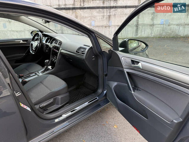 Сірий Фольксваген Гольф, об'ємом двигуна 2 л та пробігом 249 тис. км за 15999 $, фото 64 на Automoto.ua