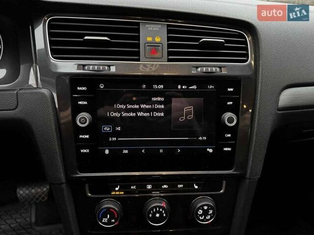 Серый Фольксваген Гольф, объемом двигателя 2 л и пробегом 249 тыс. км за 14990 $, фото 26 на Automoto.ua