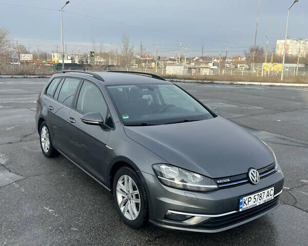 Серый Фольксваген Гольф, объемом двигателя 1.5 л и пробегом 309 тыс. км за 9700 $, фото 2 на Automoto.ua