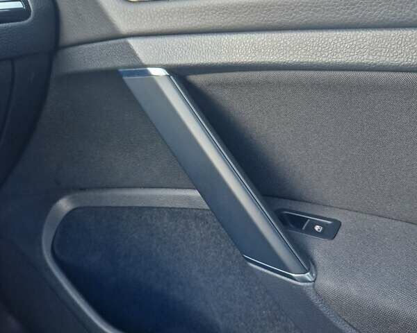 Серый Фольксваген Гольф, объемом двигателя 2 л и пробегом 237 тыс. км за 17200 $, фото 51 на Automoto.ua