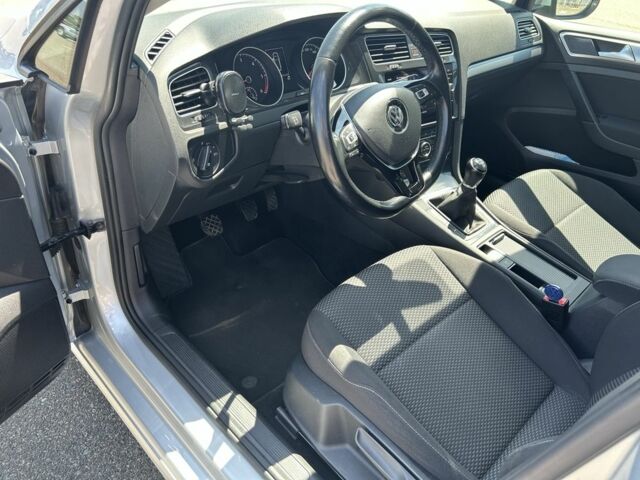 Серый Фольксваген Гольф, объемом двигателя 1.6 л и пробегом 176 тыс. км за 13500 $, фото 13 на Automoto.ua