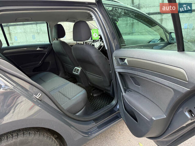Сірий Фольксваген Гольф, об'ємом двигуна 2 л та пробігом 249 тис. км за 15999 $, фото 54 на Automoto.ua