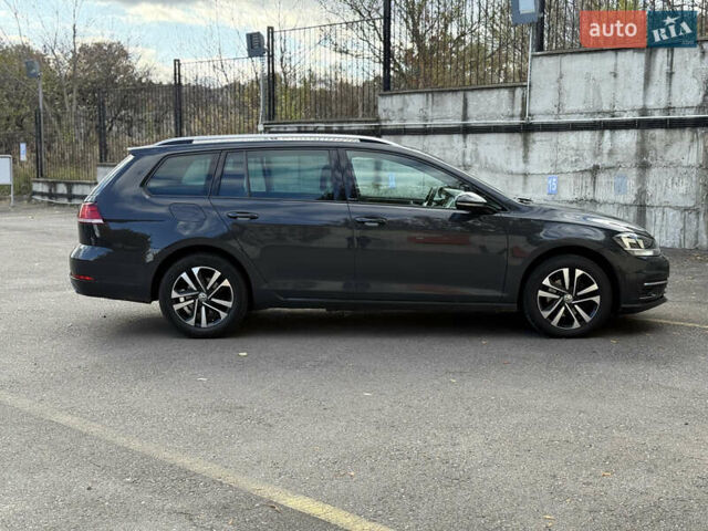 Сірий Фольксваген Гольф, об'ємом двигуна 2 л та пробігом 249 тис. км за 15999 $, фото 24 на Automoto.ua