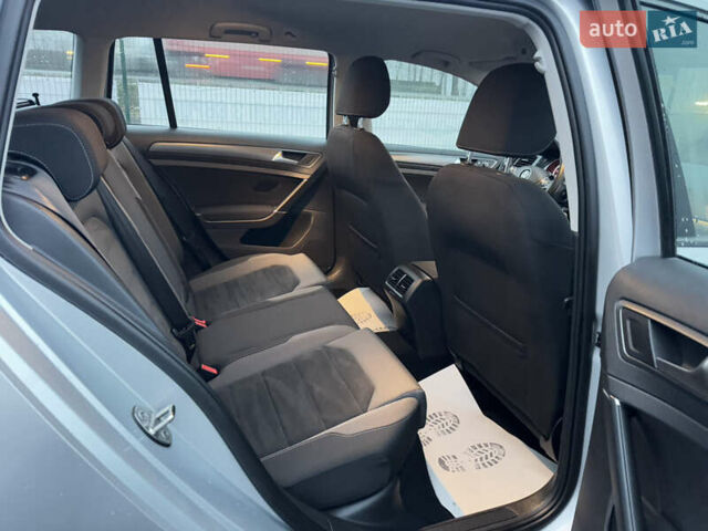 Серый Фольксваген Гольф, объемом двигателя 2 л и пробегом 223 тыс. км за 15900 $, фото 17 на Automoto.ua