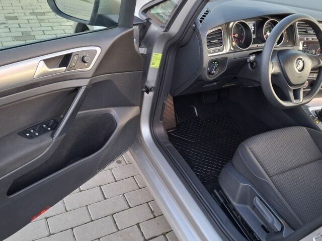 Серый Фольксваген Гольф, объемом двигателя 1.6 л и пробегом 187 тыс. км за 11900 $, фото 13 на Automoto.ua