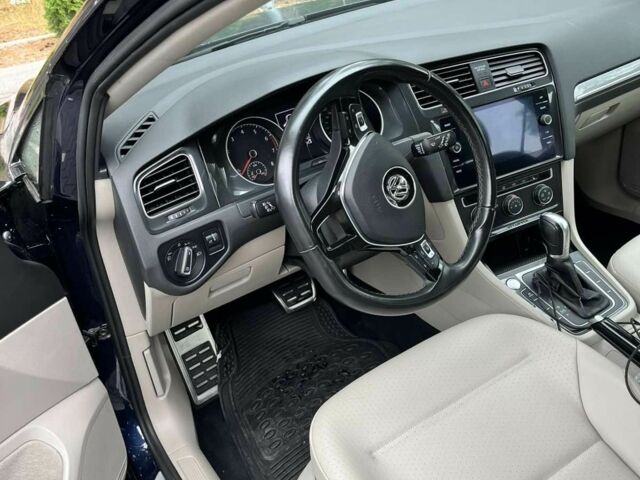 Серый Фольксваген Гольф, объемом двигателя 1.8 л и пробегом 130 тыс. км за 326 $, фото 4 на Automoto.ua