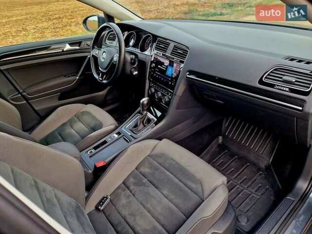 Серый Фольксваген Гольф, объемом двигателя 2 л и пробегом 237 тыс. км за 17200 $, фото 39 на Automoto.ua