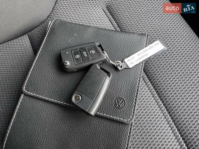 Серый Фольксваген Гольф, объемом двигателя 1.6 л и пробегом 168 тыс. км за 15999 $, фото 79 на Automoto.ua