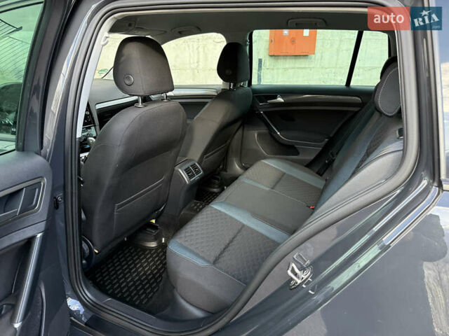 Сірий Фольксваген Гольф, об'ємом двигуна 2 л та пробігом 249 тис. км за 15999 $, фото 45 на Automoto.ua