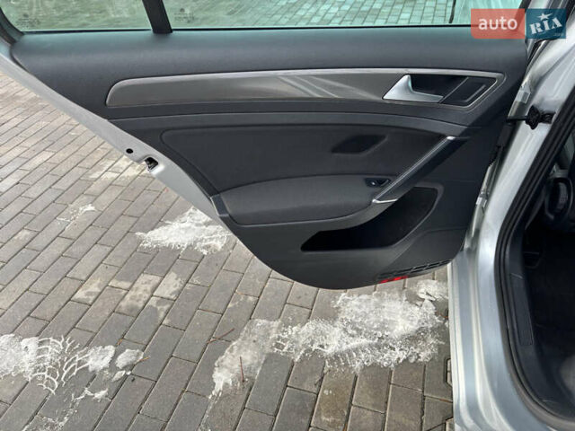 Серый Фольксваген Гольф, объемом двигателя 2 л и пробегом 207 тыс. км за 14700 $, фото 13 на Automoto.ua