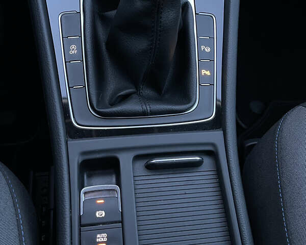 Серый Фольксваген Гольф, объемом двигателя 2 л и пробегом 260 тыс. км за 15750 $, фото 23 на Automoto.ua