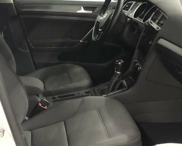 Серый Фольксваген Гольф, объемом двигателя 2 л и пробегом 206 тыс. км за 13900 $, фото 13 на Automoto.ua