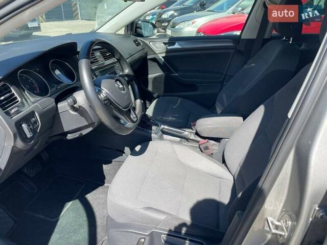 Серый Фольксваген Гольф, объемом двигателя 1.8 л и пробегом 143 тыс. км за 10999 $, фото 7 на Automoto.ua