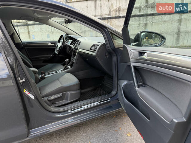 Сірий Фольксваген Гольф, об'ємом двигуна 2 л та пробігом 249 тис. км за 15999 $, фото 63 на Automoto.ua