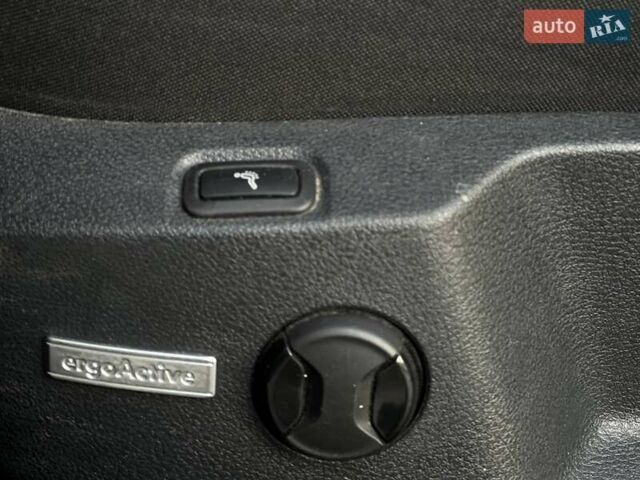 Серый Фольксваген Гольф, объемом двигателя 1.6 л и пробегом 214 тыс. км за 12490 $, фото 25 на Automoto.ua