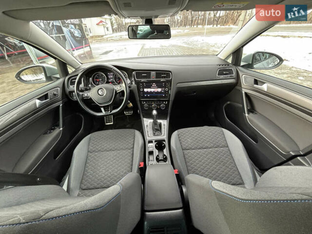 Серый Фольксваген Гольф, объемом двигателя 2 л и пробегом 207 тыс. км за 14500 $, фото 22 на Automoto.ua