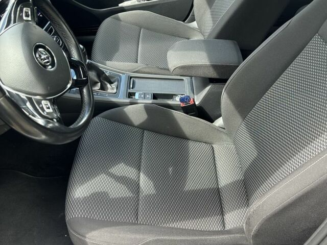 Серый Фольксваген Гольф, объемом двигателя 1.6 л и пробегом 176 тыс. км за 13500 $, фото 16 на Automoto.ua