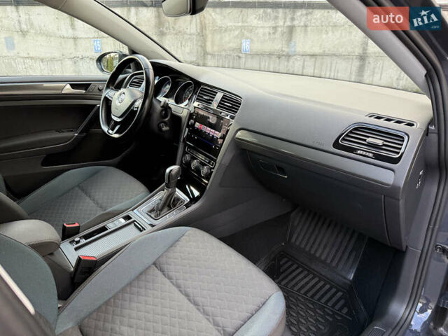 Сірий Фольксваген Гольф, об'ємом двигуна 2 л та пробігом 249 тис. км за 15999 $, фото 70 на Automoto.ua