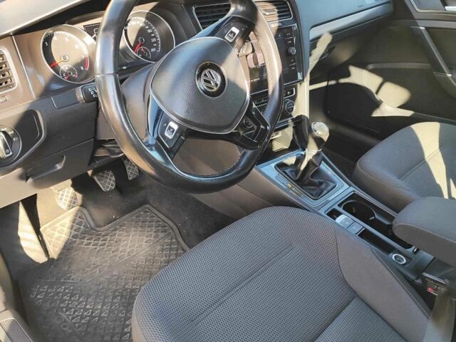 Серый Фольксваген Гольф, объемом двигателя 1.6 л и пробегом 300 тыс. км за 11500 $, фото 5 на Automoto.ua