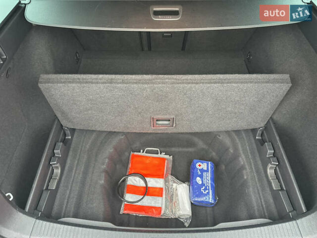 Серый Фольксваген Гольф, объемом двигателя 1.6 л и пробегом 148 тыс. км за 15500 $, фото 55 на Automoto.ua