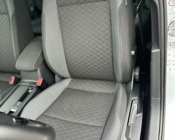 Серый Фольксваген Гольф, объемом двигателя 1.6 л и пробегом 148 тыс. км за 15500 $, фото 25 на Automoto.ua